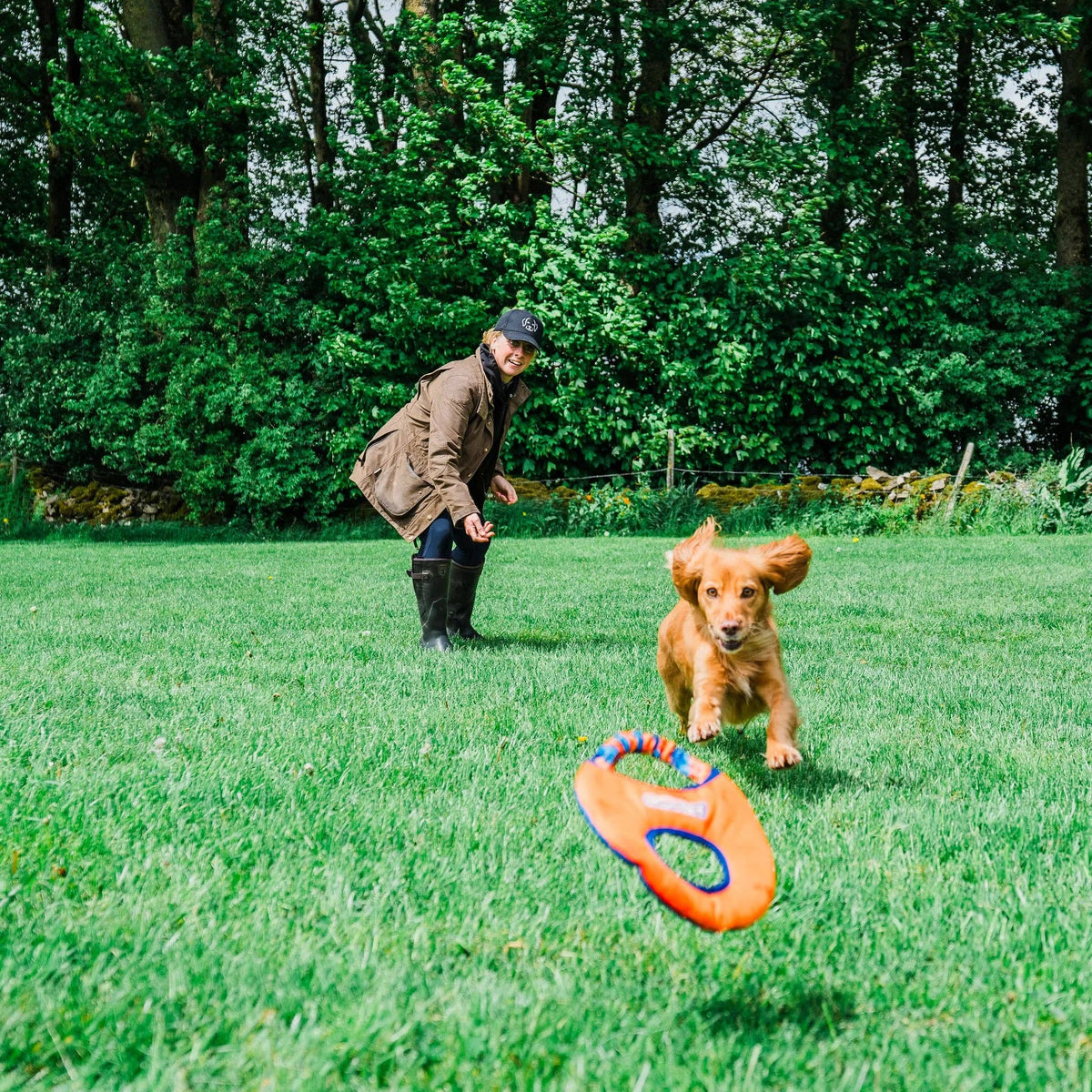 Aero-Tug Interactive Frisbee: Lightweight, Water-Safe & Soft