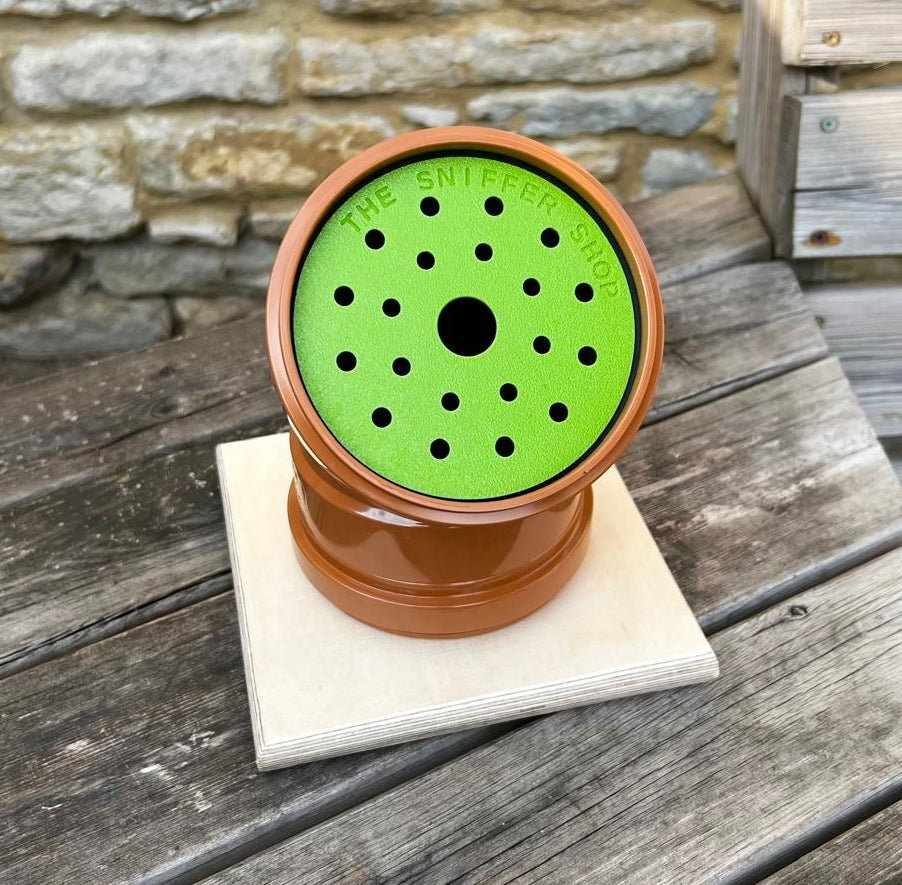 Green noseypipe cover for scent pipes