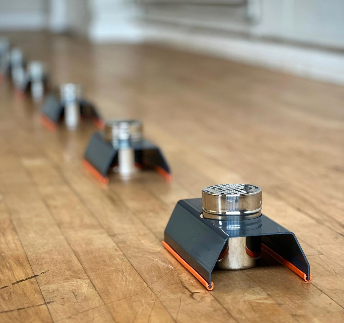The Sniffer Stand for scentwork