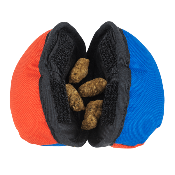 The Clam - Treat dispensing training toy
